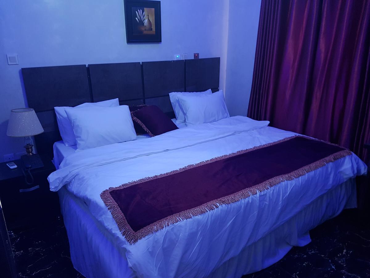 The Resident Hotel Owerri Eksteriør billede